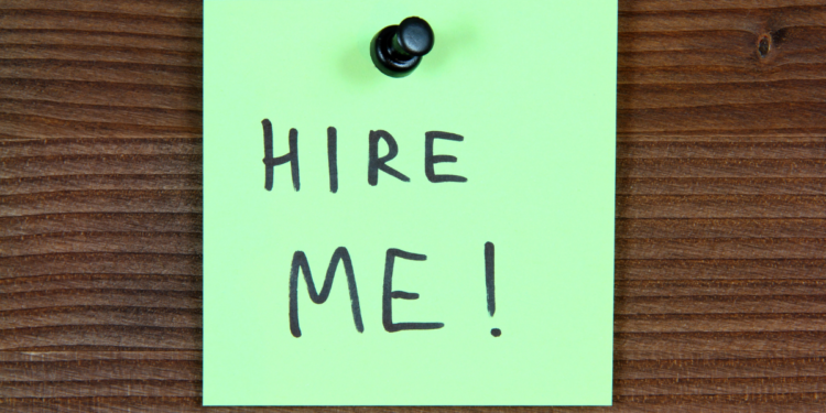Comment retrouver un emploi suite à la fin d’un long contrat de travail?